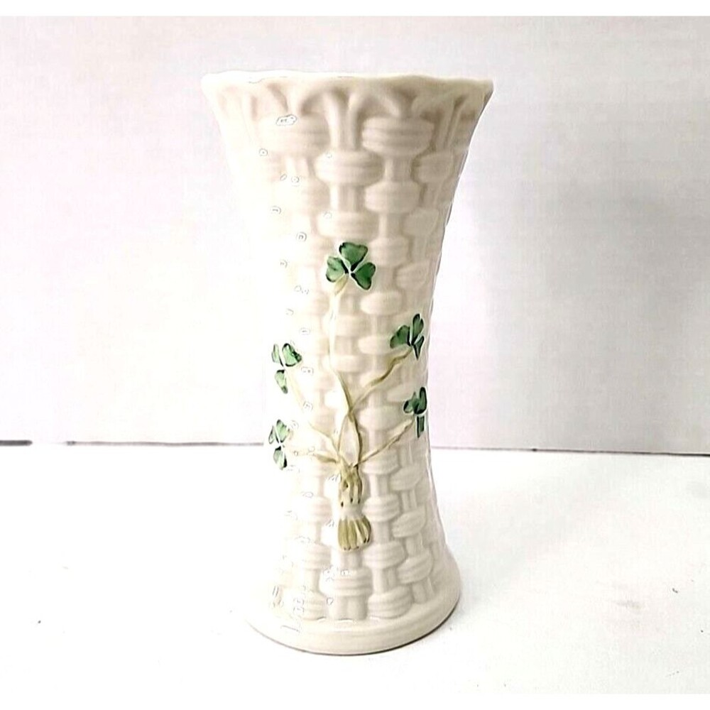 Belleek Colleen Vase Basket Weave Pattern Shamrocks 5.5" Millennium 2000 VTG Y2K